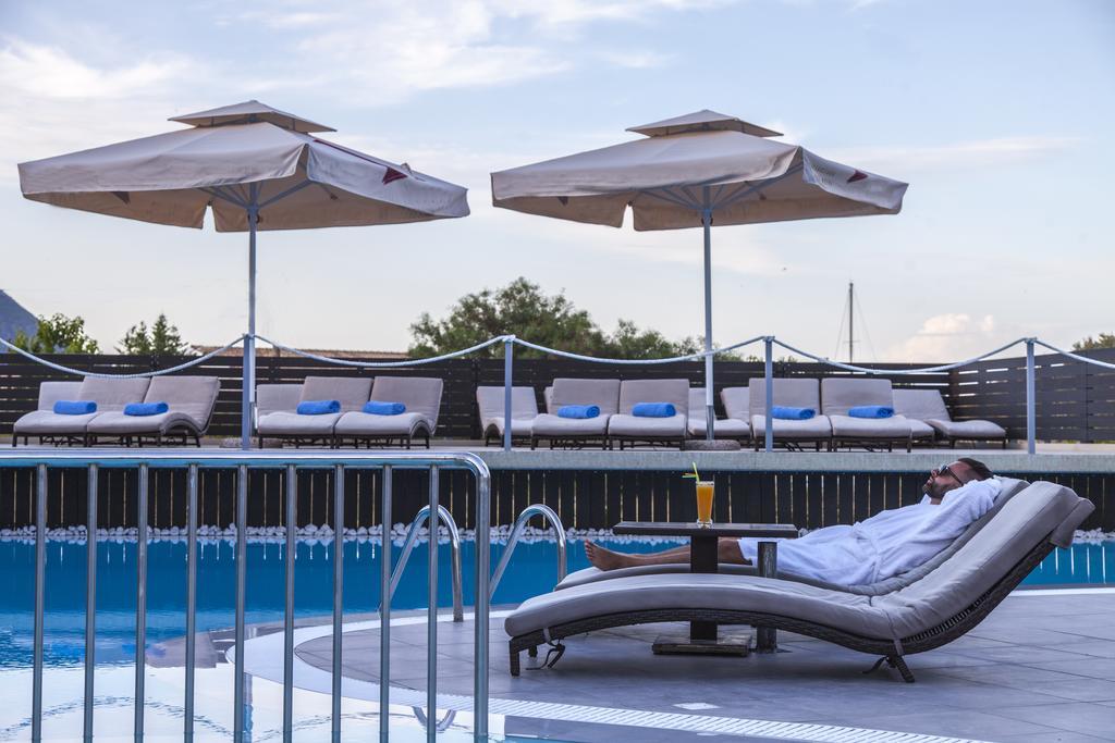 Armonia Nakas Aparthotel Geni  Ruang foto
